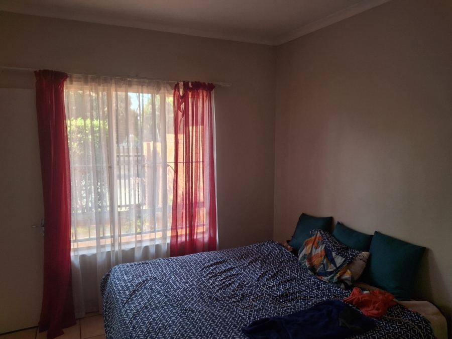 2 Bedroom Property for Sale in Die Wilgers Gauteng