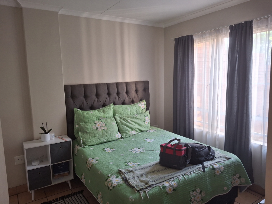 2 Bedroom Property for Sale in Die Wilgers Gauteng