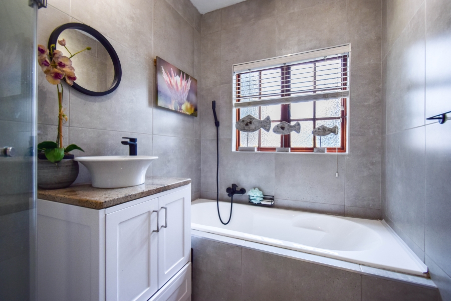 4 Bedroom Property for Sale in Moreleta Park Gauteng