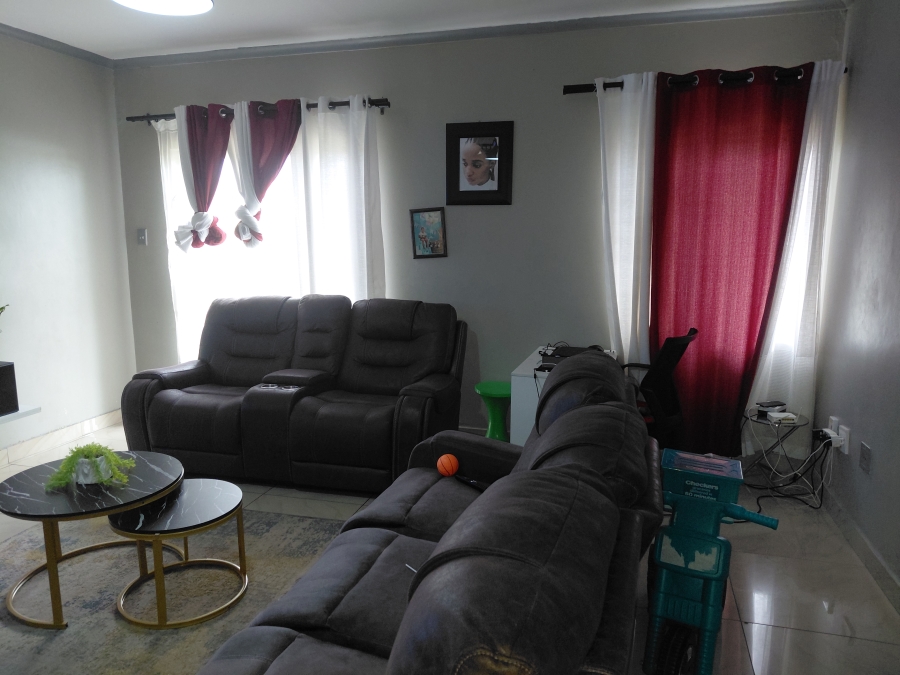 2 Bedroom Property for Sale in Pretoria North Gauteng