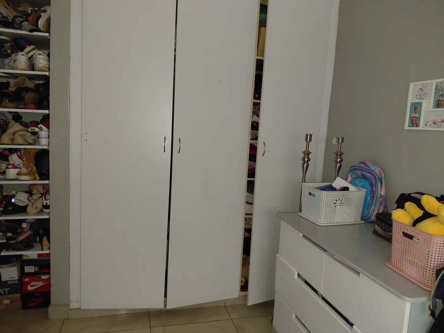 2 Bedroom Property for Sale in Pretoria North Gauteng