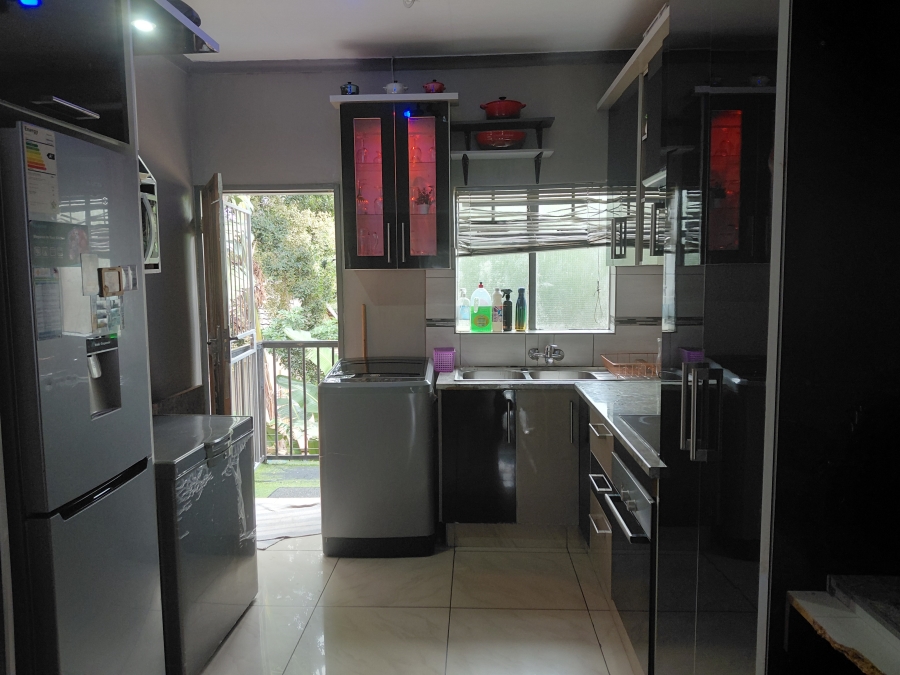 2 Bedroom Property for Sale in Pretoria North Gauteng