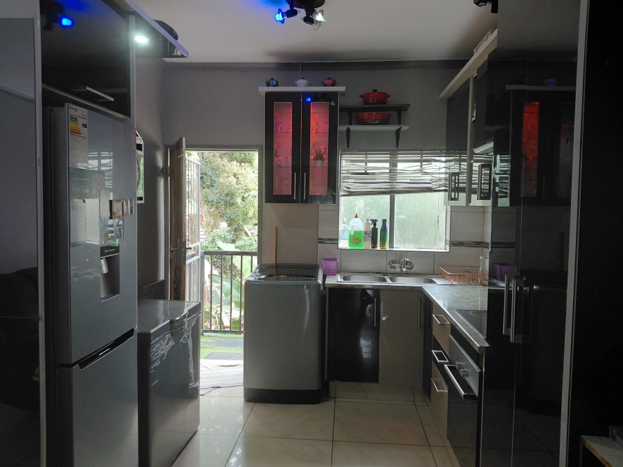 2 Bedroom Property for Sale in Pretoria North Gauteng