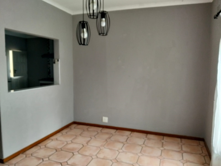 6 Bedroom Property for Sale in Glen Marais Gauteng