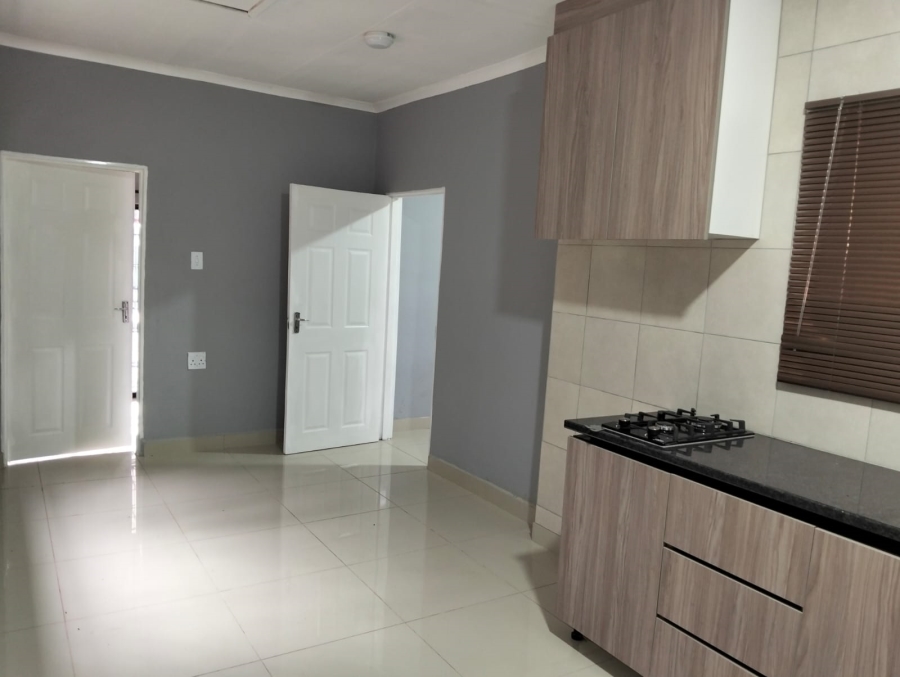 6 Bedroom Property for Sale in Glen Marais Gauteng