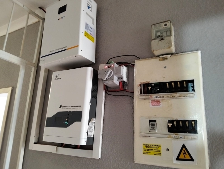 6 Bedroom Property for Sale in Glen Marais Gauteng