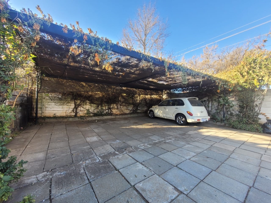 To Let 1 Bedroom Property for Rent in Greenhills Gauteng