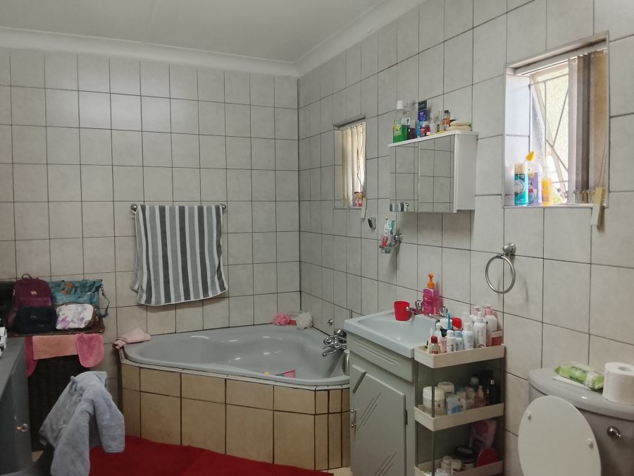 3 Bedroom Property for Sale in Vanderbijlpark SW 5 Gauteng
