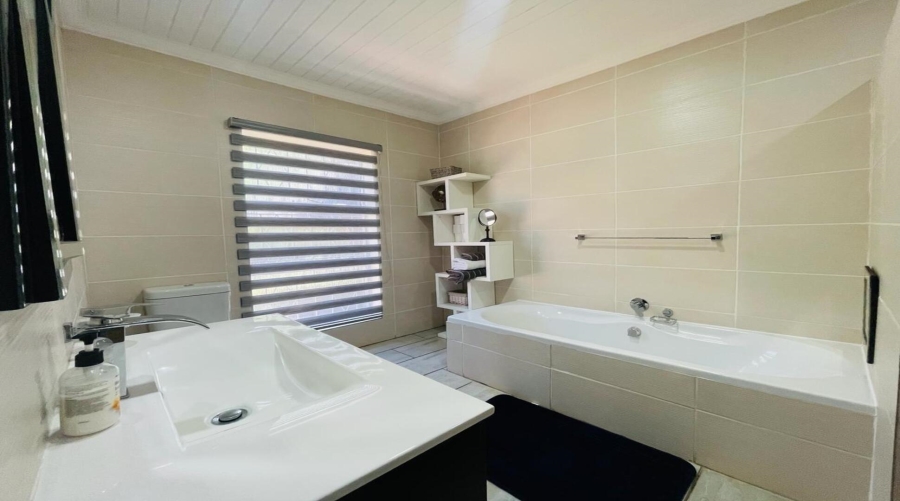 3 Bedroom Property for Sale in Vanderbijlpark SW 5 Gauteng