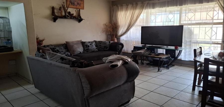 2 Bedroom Property for Sale in Sonland Park Gauteng