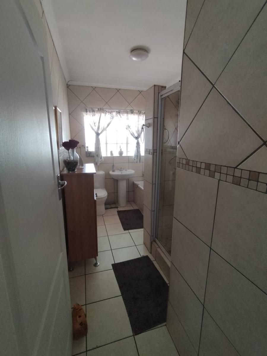 3 Bedroom Property for Sale in Golf Park Gauteng