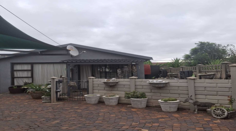 4 Bedroom Property for Sale in Falcon Ridge Gauteng