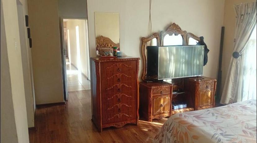 4 Bedroom Property for Sale in Three Rivers East Gauteng