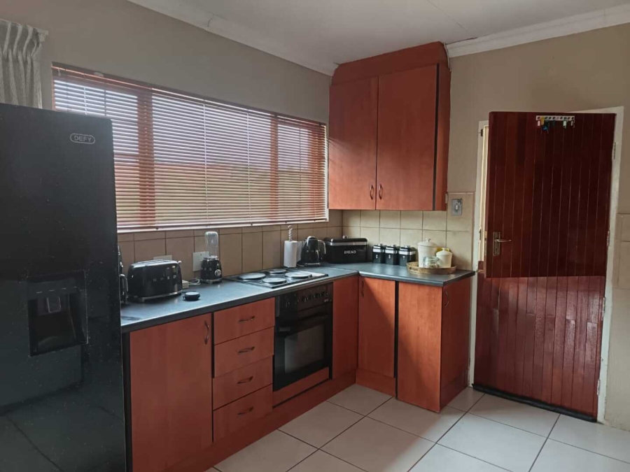 3 Bedroom Property for Sale in Vaaloewer Gauteng