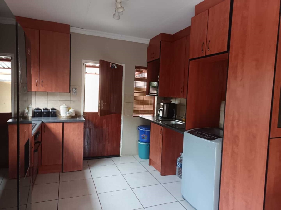 3 Bedroom Property for Sale in Vaaloewer Gauteng