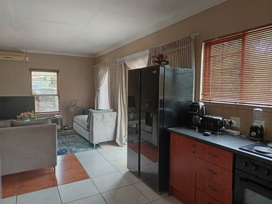 3 Bedroom Property for Sale in Vaaloewer Gauteng