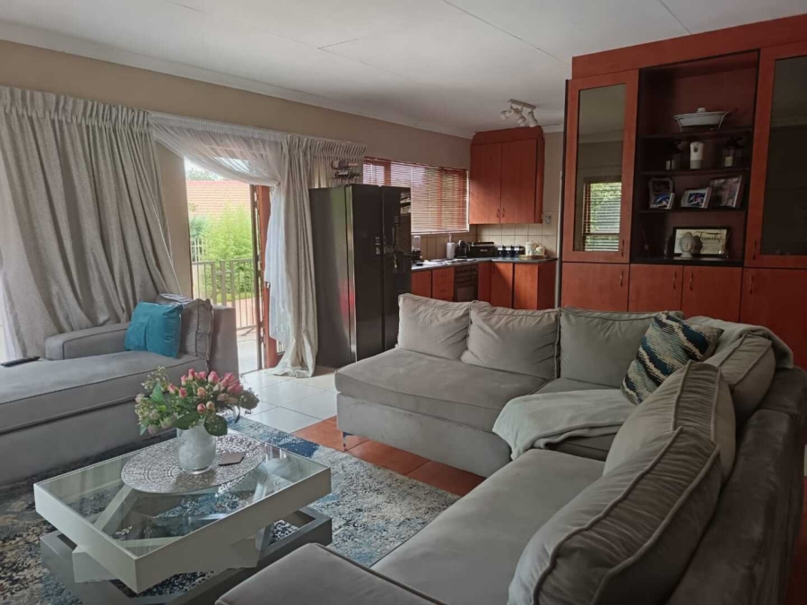 3 Bedroom Property for Sale in Vaaloewer Gauteng
