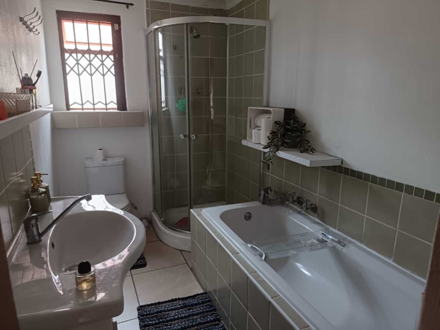 3 Bedroom Property for Sale in Vaaloewer Gauteng