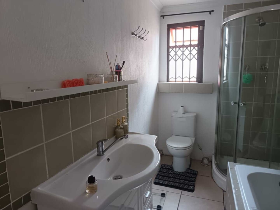 3 Bedroom Property for Sale in Vaaloewer Gauteng