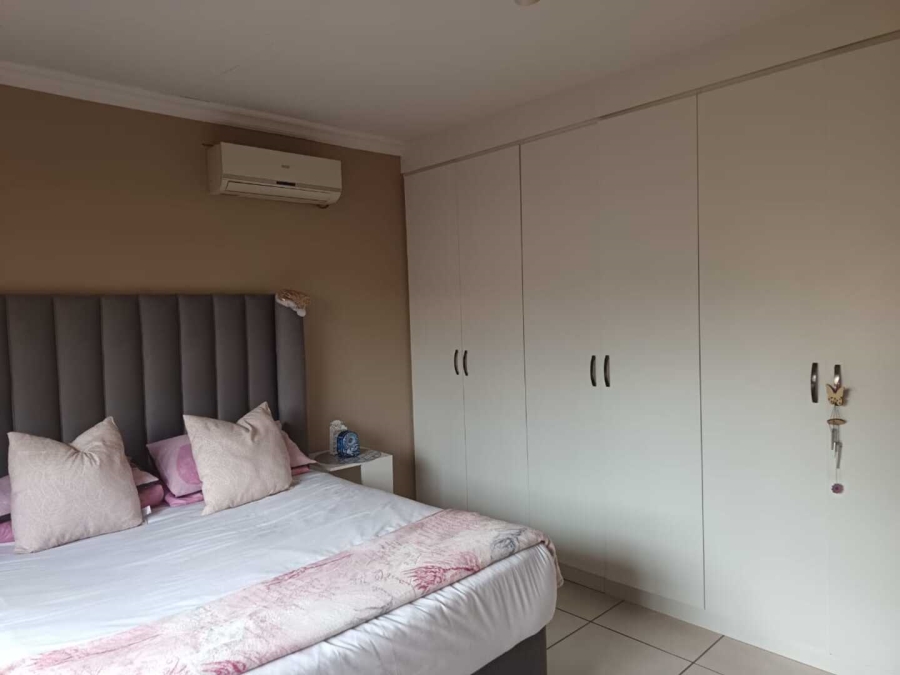 3 Bedroom Property for Sale in Vaaloewer Gauteng