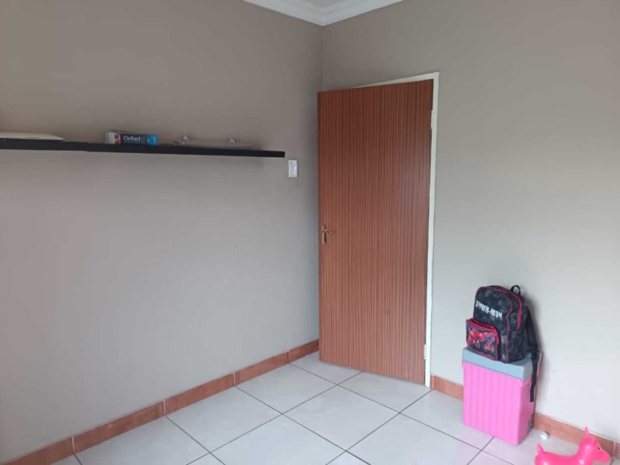3 Bedroom Property for Sale in Vaaloewer Gauteng