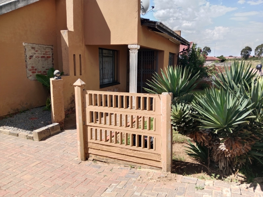 To Let 3 Bedroom Property for Rent in Sebokeng Zone 10 Gauteng