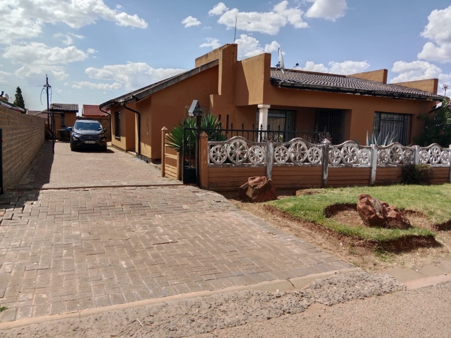 To Let 3 Bedroom Property for Rent in Sebokeng Zone 10 Gauteng