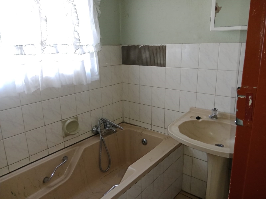 To Let 3 Bedroom Property for Rent in Sebokeng Zone 10 Gauteng