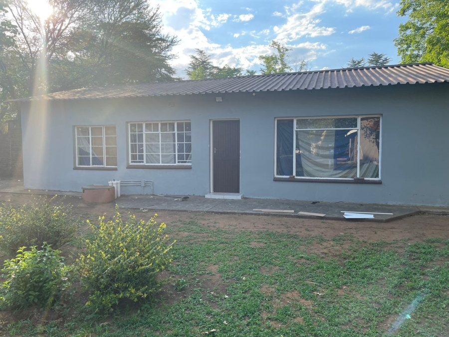 To Let 2 Bedroom Property for Rent in Unitas Park Gauteng