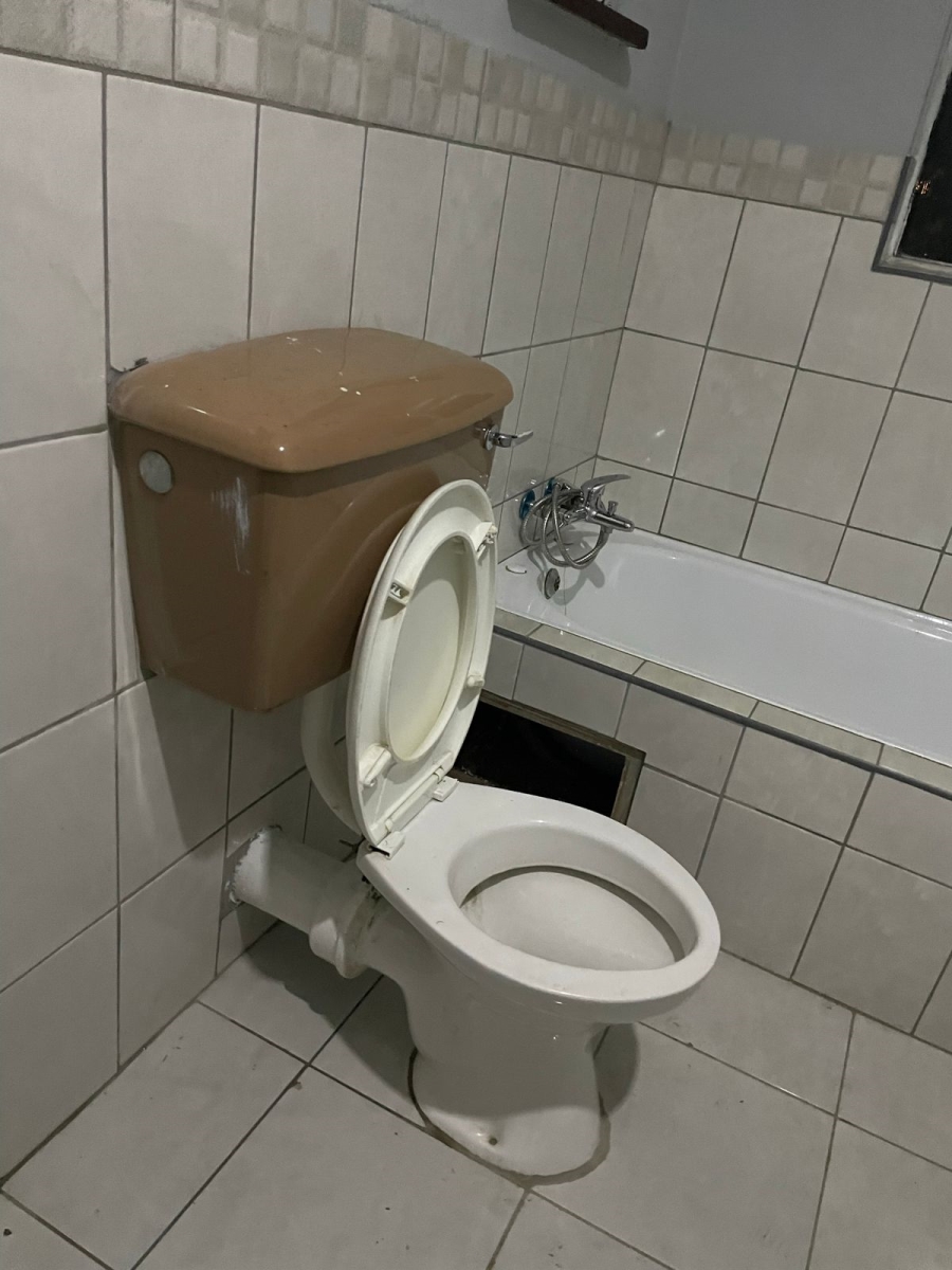 To Let 2 Bedroom Property for Rent in Unitas Park Gauteng