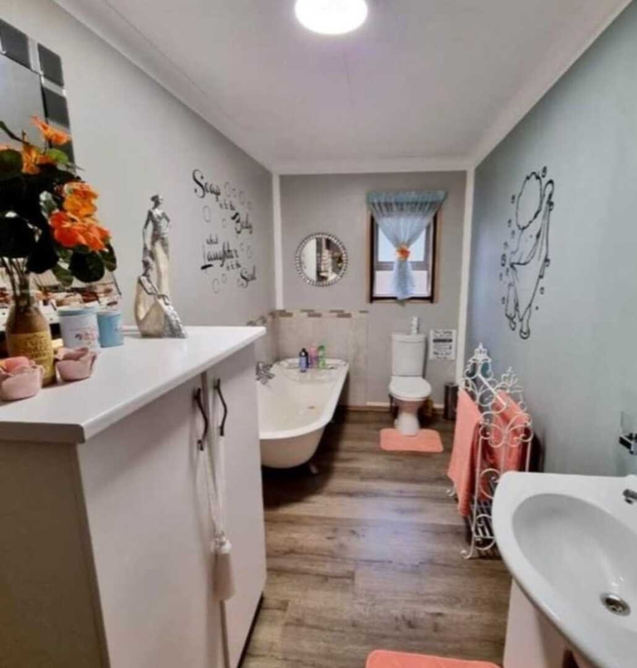 2 Bedroom Property for Sale in Vaaloewer Gauteng