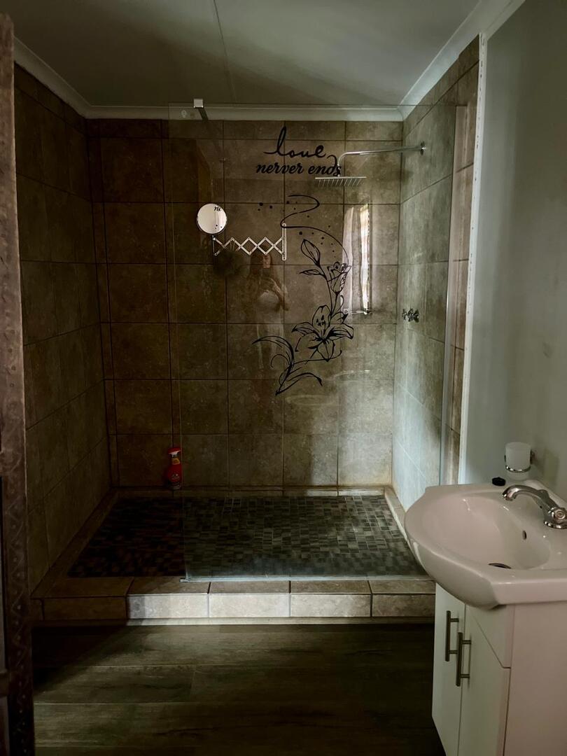 2 Bedroom Property for Sale in Vaaloewer Gauteng