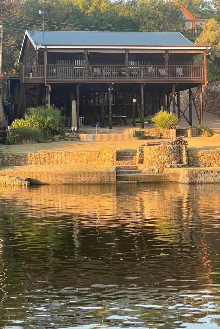 2 Bedroom Property for Sale in Vaaloewer Gauteng