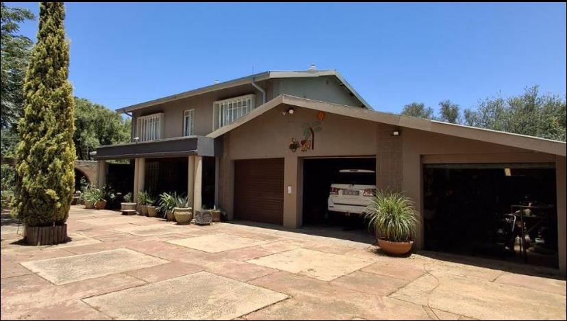 4 Bedroom Property for Sale in Miravaal Gauteng