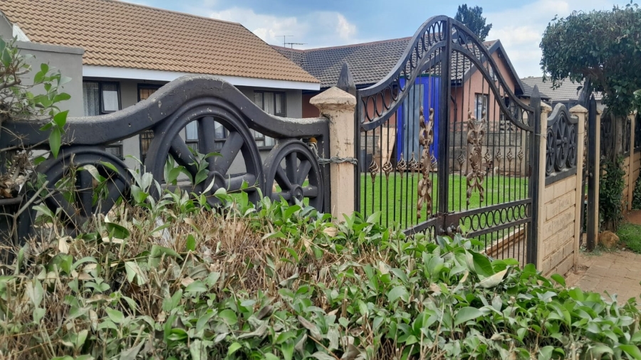 3 Bedroom Property for Sale in Sebokeng Zone 17 Gauteng