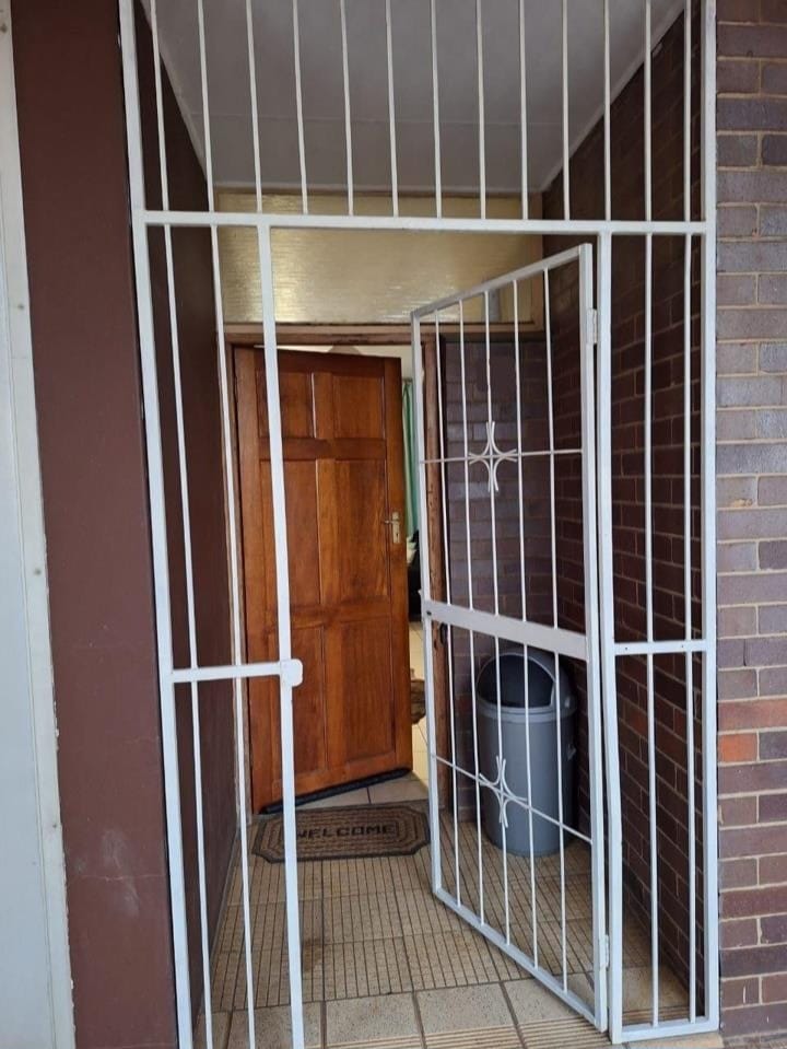 2 Bedroom Property for Sale in Vanderbijlpark SW 1 Gauteng