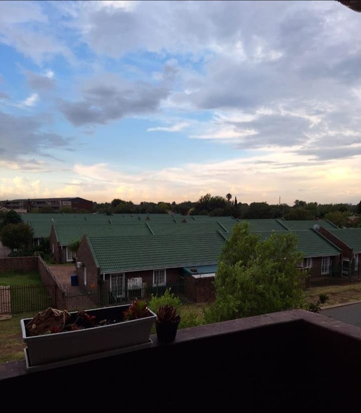 2 Bedroom Property for Sale in Vanderbijlpark SW 1 Gauteng