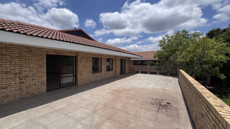 To Let commercial Property for Rent in Vorna Valley Gauteng