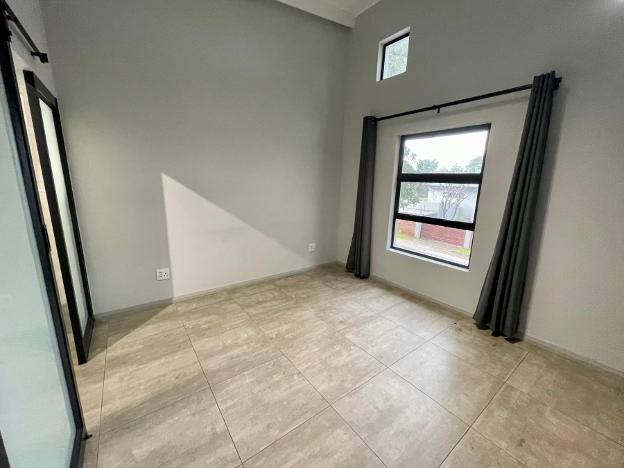 2 Bedroom Property for Sale in Alphen Park Gauteng