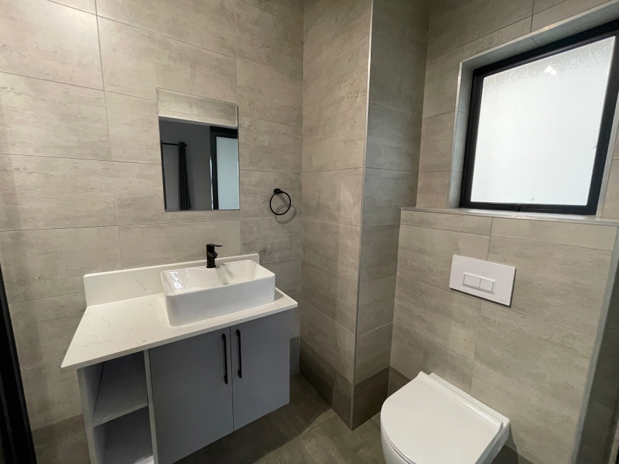 2 Bedroom Property for Sale in Alphen Park Gauteng