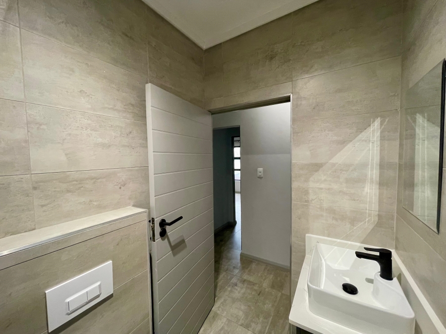 2 Bedroom Property for Sale in Alphen Park Gauteng