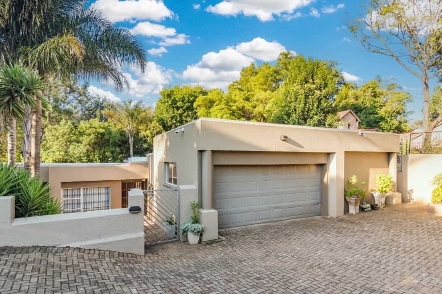 4 Bedroom Property for Sale in Helderkruin Gauteng