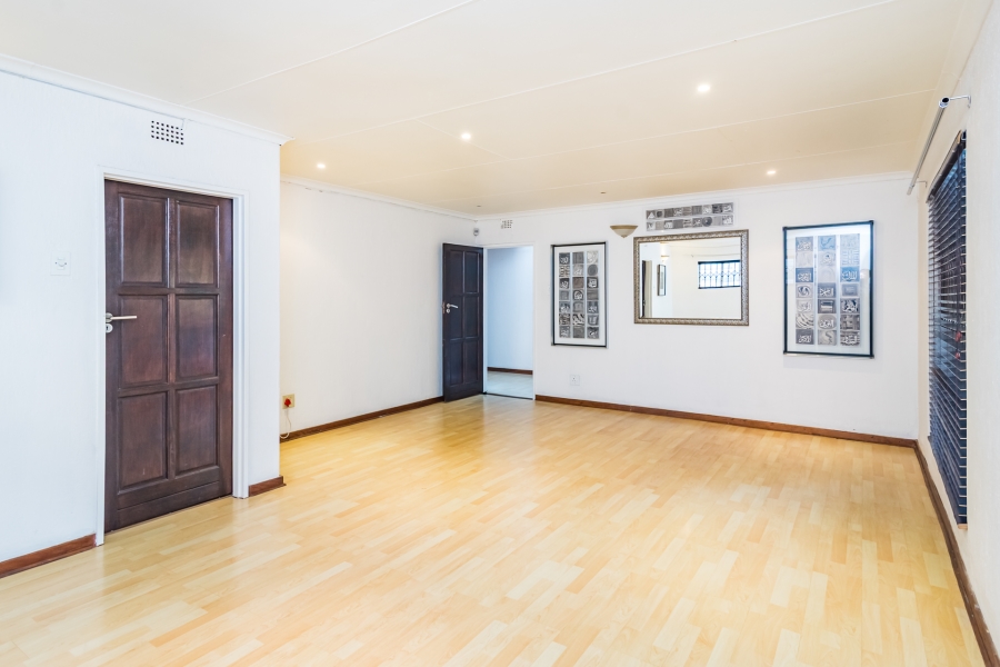 4 Bedroom Property for Sale in Helderkruin Gauteng