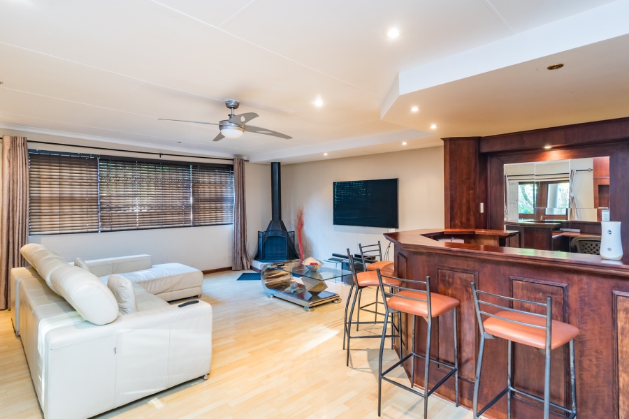 4 Bedroom Property for Sale in Helderkruin Gauteng