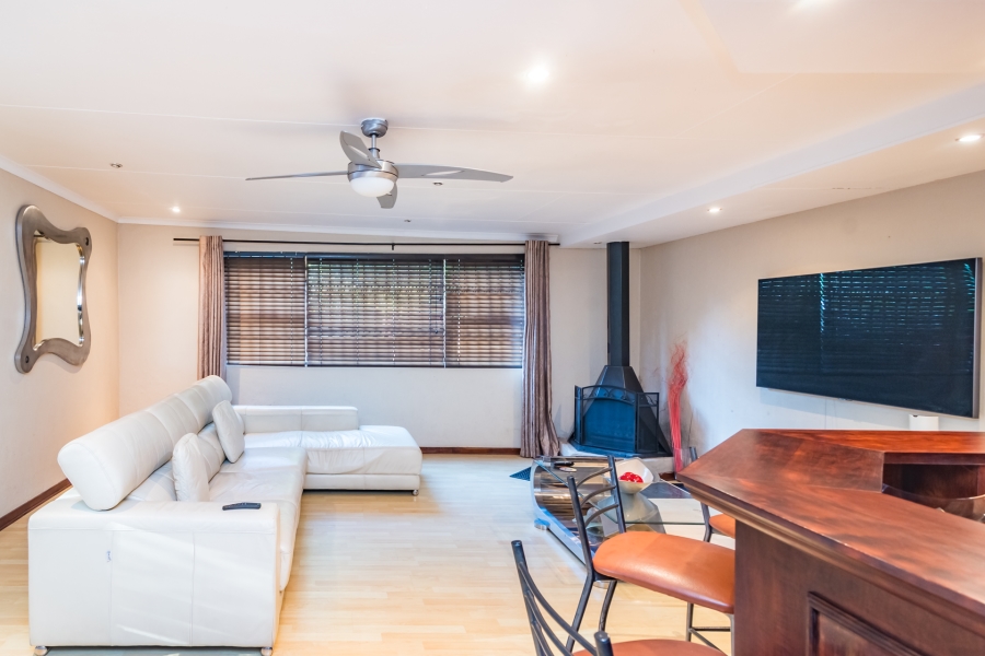 4 Bedroom Property for Sale in Helderkruin Gauteng