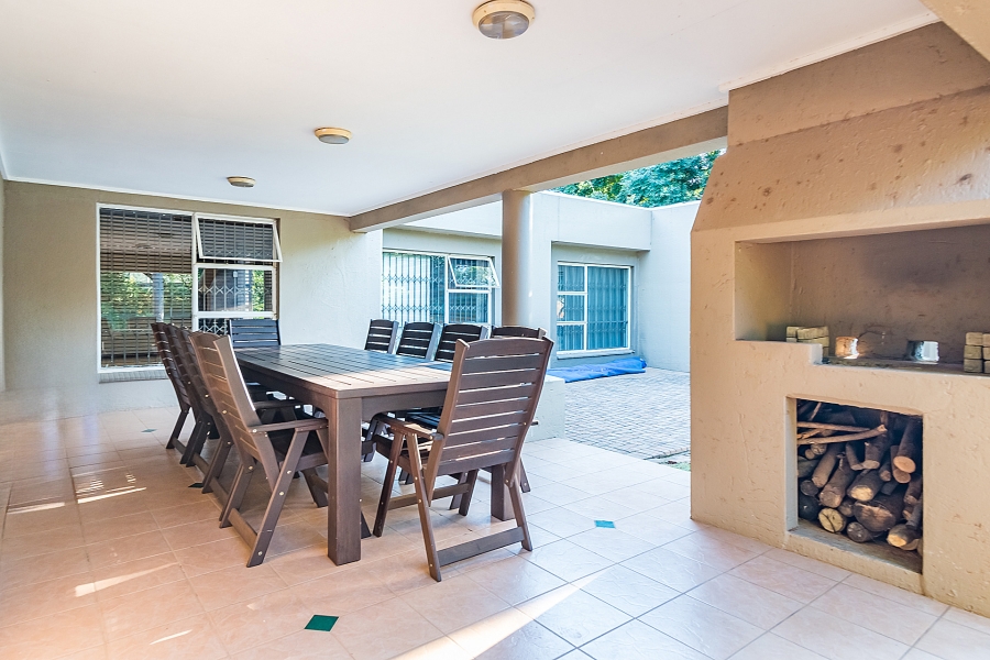 4 Bedroom Property for Sale in Helderkruin Gauteng