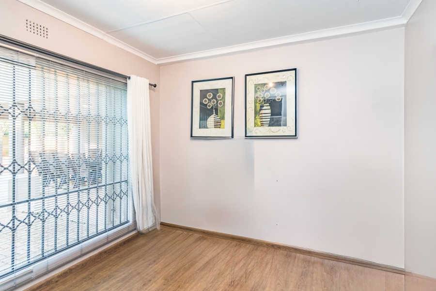 4 Bedroom Property for Sale in Helderkruin Gauteng