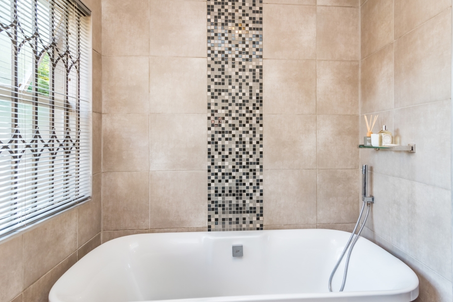 4 Bedroom Property for Sale in Helderkruin Gauteng