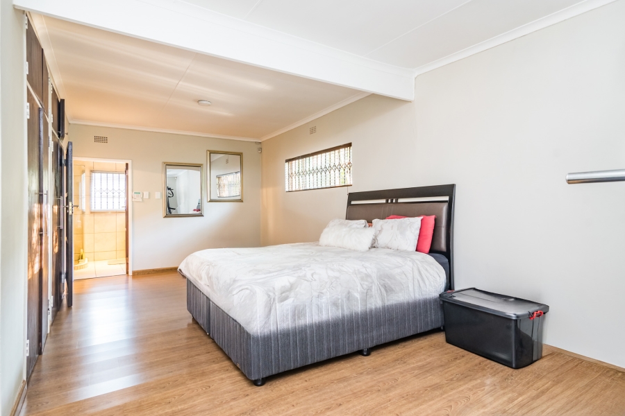 4 Bedroom Property for Sale in Helderkruin Gauteng