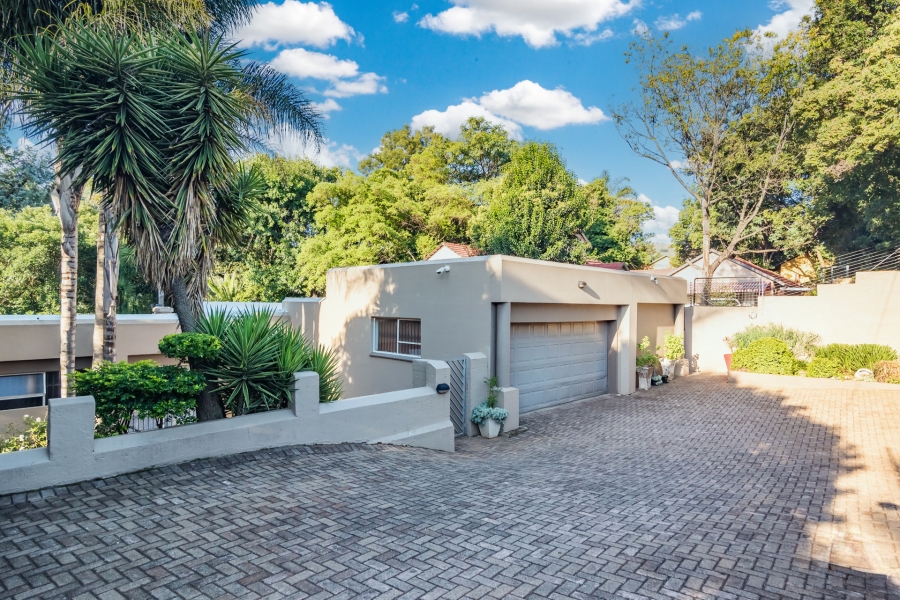 4 Bedroom Property for Sale in Helderkruin Gauteng